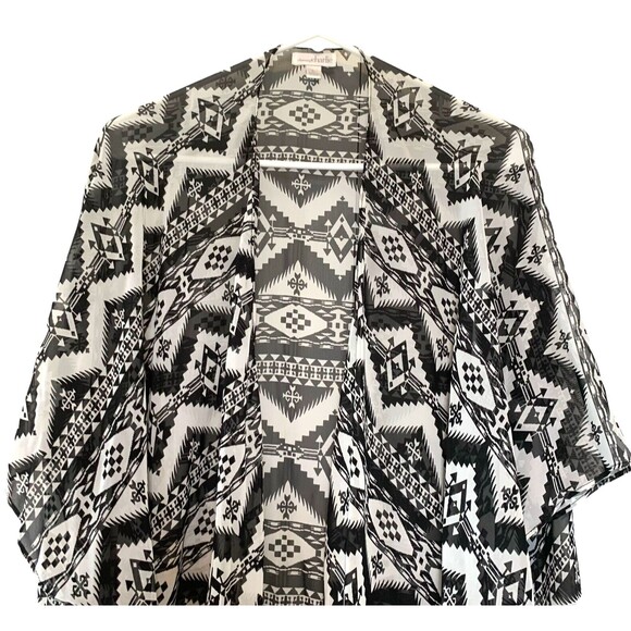 Charming Charlie Sheer Open Front Kimono Wrap Black/White Aztec Print Size L - Picture 3 of 5